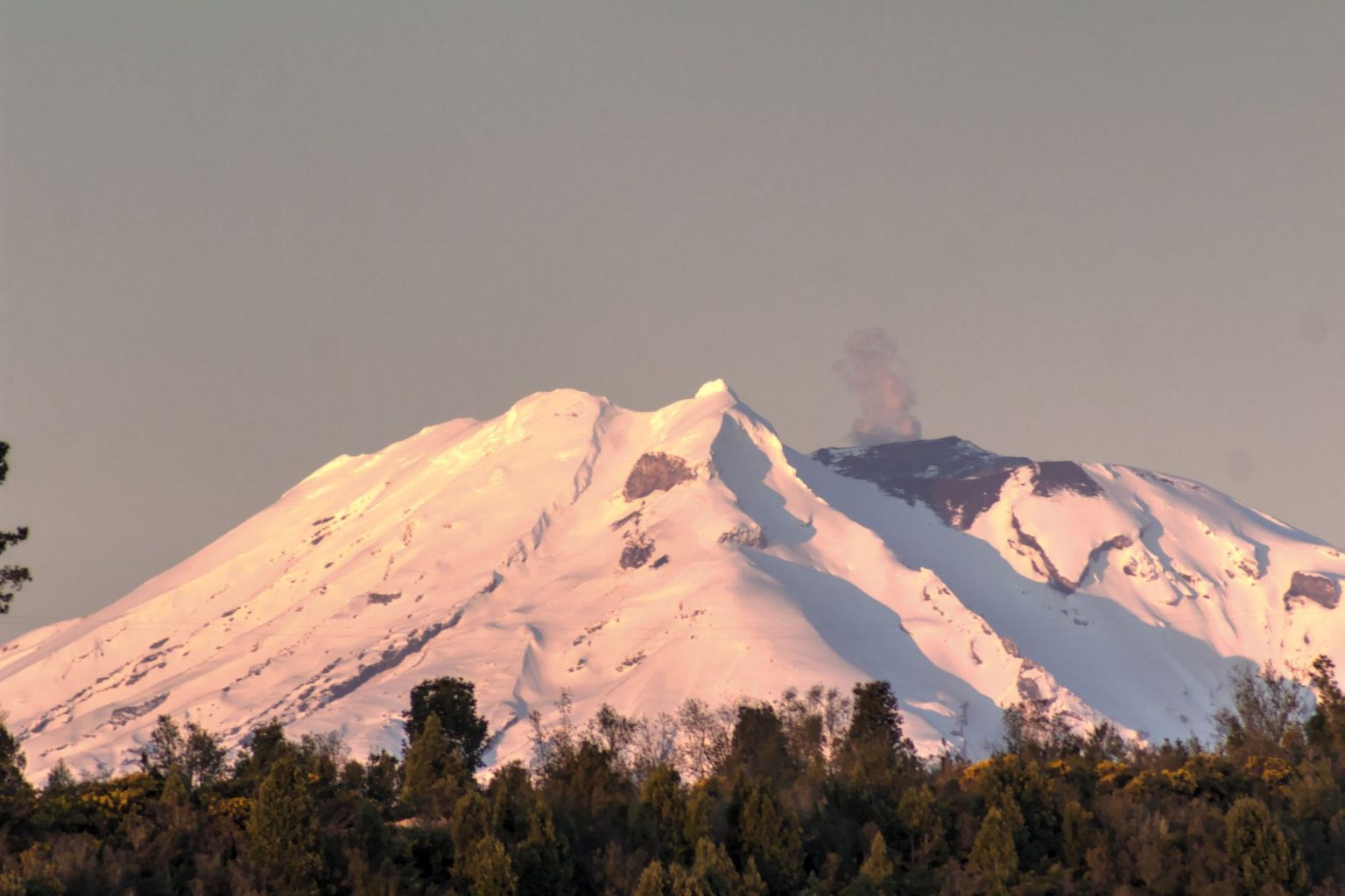 Recuperaron cuerpo de montañista puertomontino fallecido en el volcán Calbuco