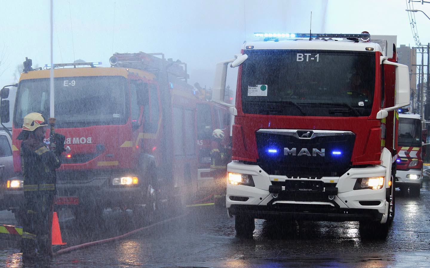 Bomberos de Puerto Montt conmemoraron sus 161 años de servicio y recibieron moderno carro bomba