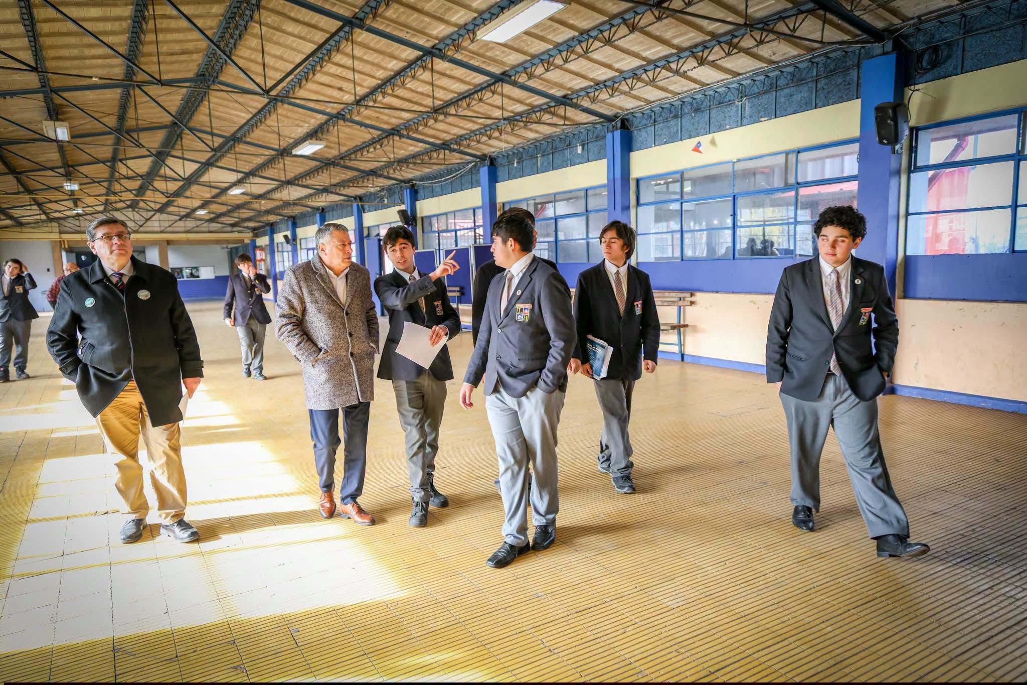 Alumnos del Liceo Manuel Montt de Puerto Montt exigen soluciones a reiterados problemas de infraestructura
