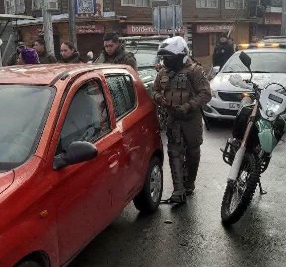 Patrullaje mixto logró la detención de dos personas por microtráfico en el centro de Puerto Montt