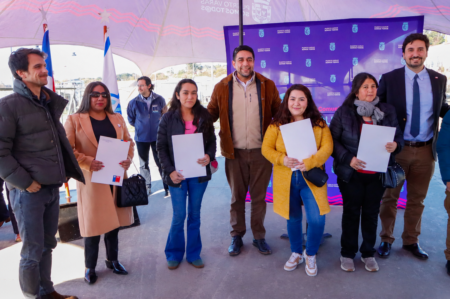 Entregaron Tarjetas del Banco de Materiales a 65 familias de Puerto Varas para reparar sus viviendas