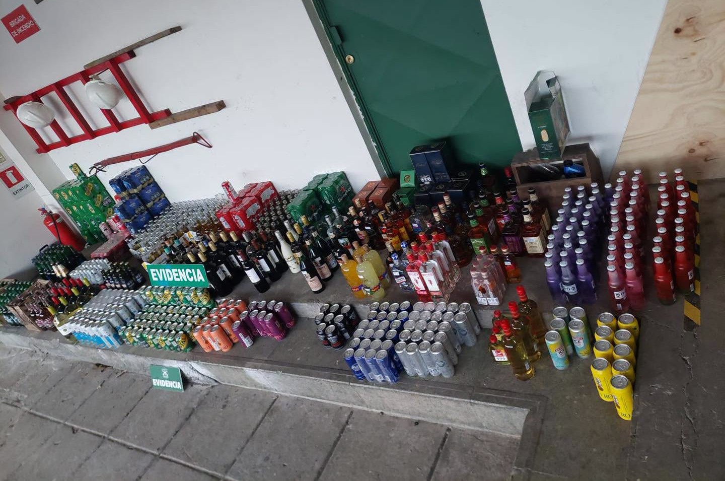 Decomisaron bebidas alcohólicas desde minimercado clandestino en Puerto Montt