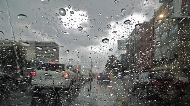 Alertan por lluvias, vientos intensos y probabilidad de tornados en la región de Los Lagos hasta el martes