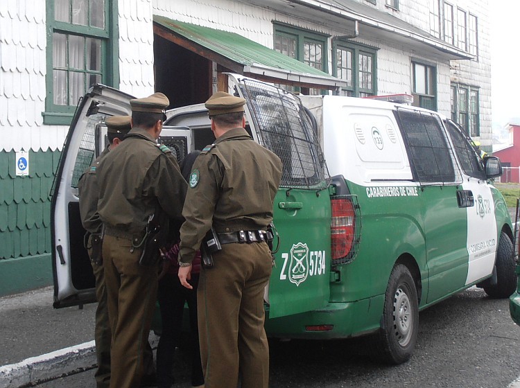 Dos estudiantes fueron detenidos tras protagonizar una riña en Ancud