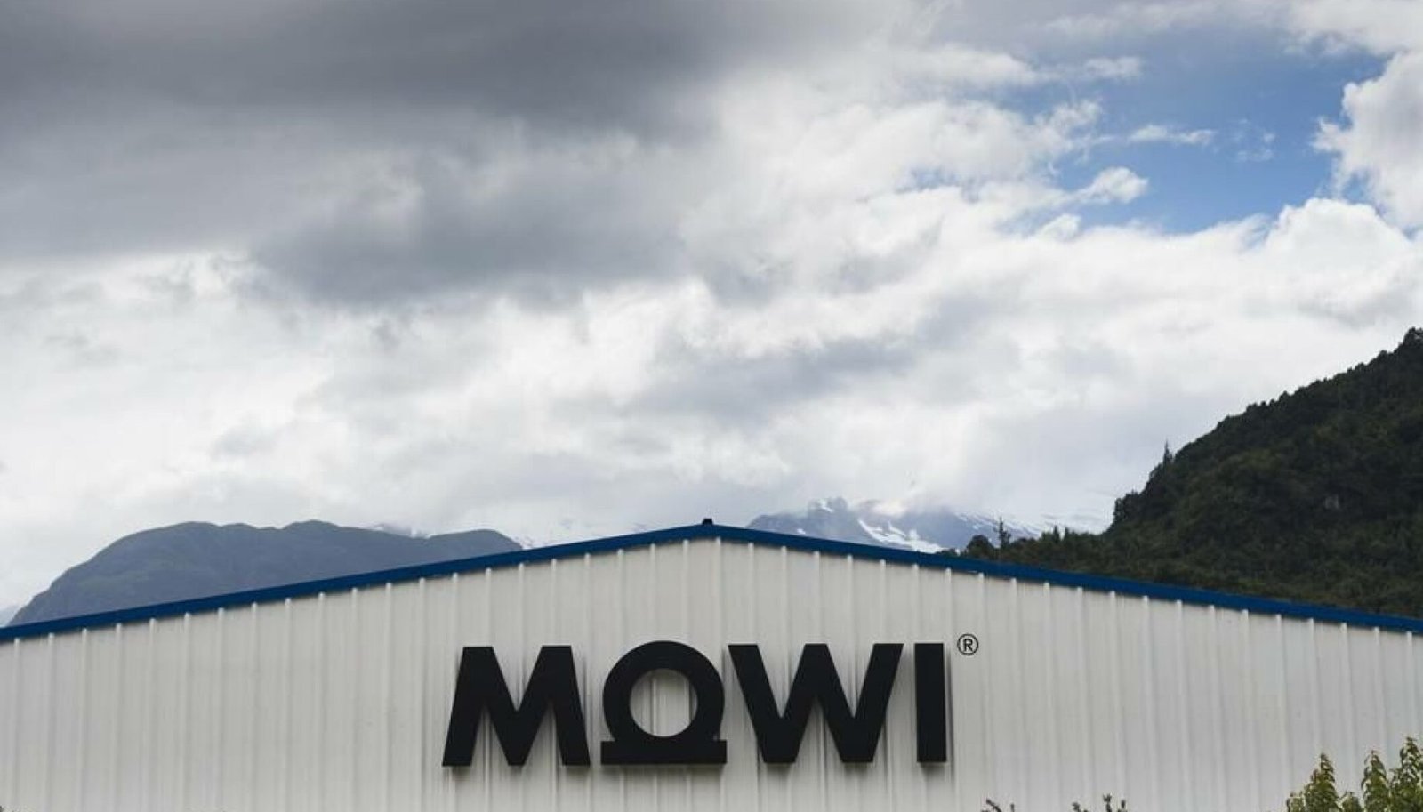 Fiscalía indaga muerte de trabajador tras caer a estanque en recinto acuícola Mowi en Chonchi