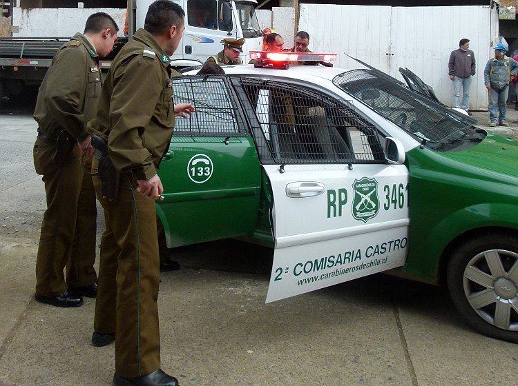Dos hermanos resultaron heridos a bala durante la madrugada en Castro