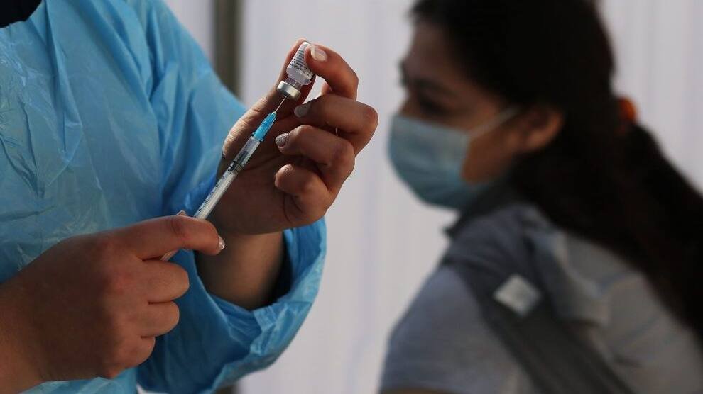 Brote de Influenza B obliga a suspender clases en Hualaihué y todo tipo de actividades en recintos cerrados