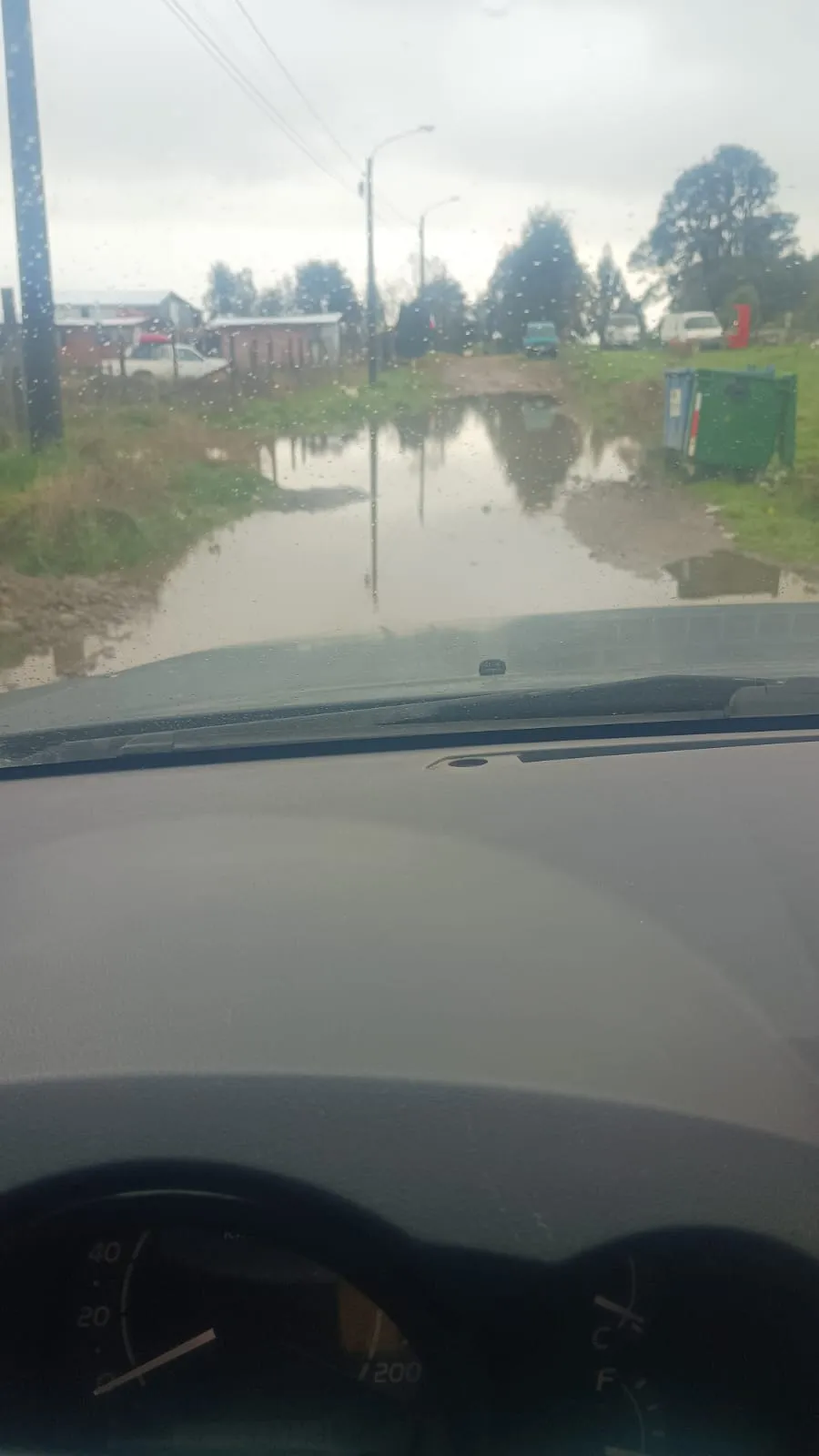 LLUVIA COMPLICA A VECINOS DEL BARRIO INDEPENDENCIA EN LOS MUERMOS