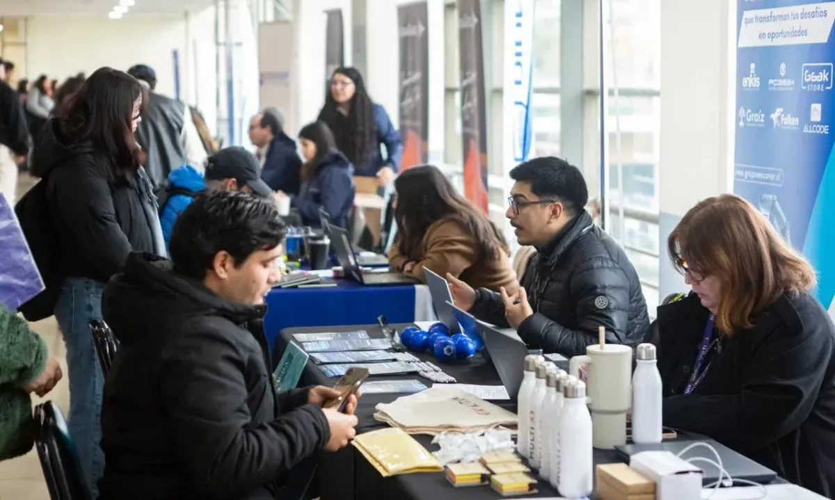 DOS FERIAS LABORALES BUSCAN IMPULSAR EL EMPLEO
