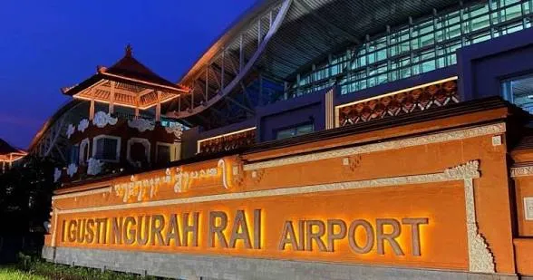 PAREJA DE CHILENOS ES DETENIDA EN BALI
