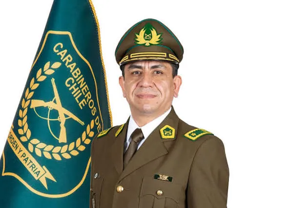 CONFIRMAN RETIRO DEL GENERAL DE LOS LAGOS